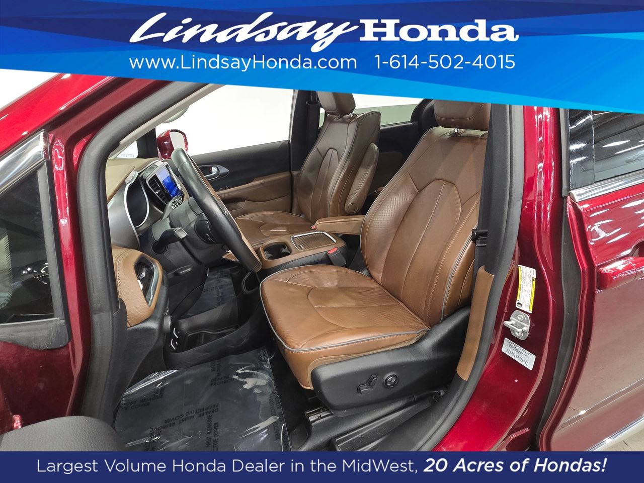 Used 2017 Chrysler Pacifica Limited w/ UConnect Theater Package FWD image 12