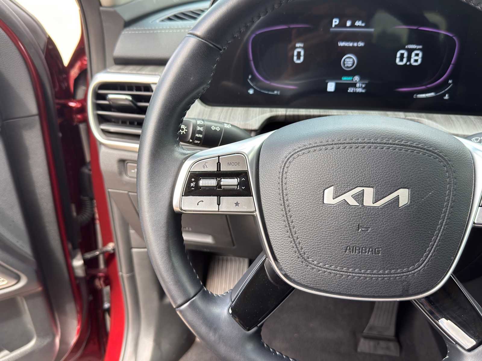 Certified 2024 Kia Telluride EX w/ EX Captain's Chair Package image 15