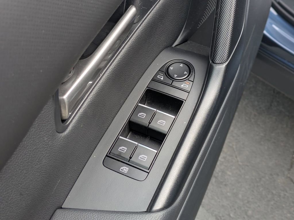 Used 2025 MAZDA CX-50 AWD 2.5 S w/ Premium Package image 13