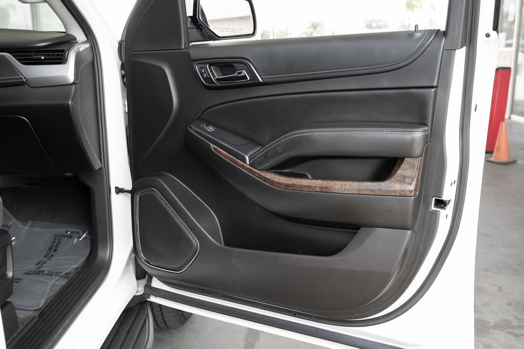Used 2018 Chevrolet Suburban LS RWD image 44