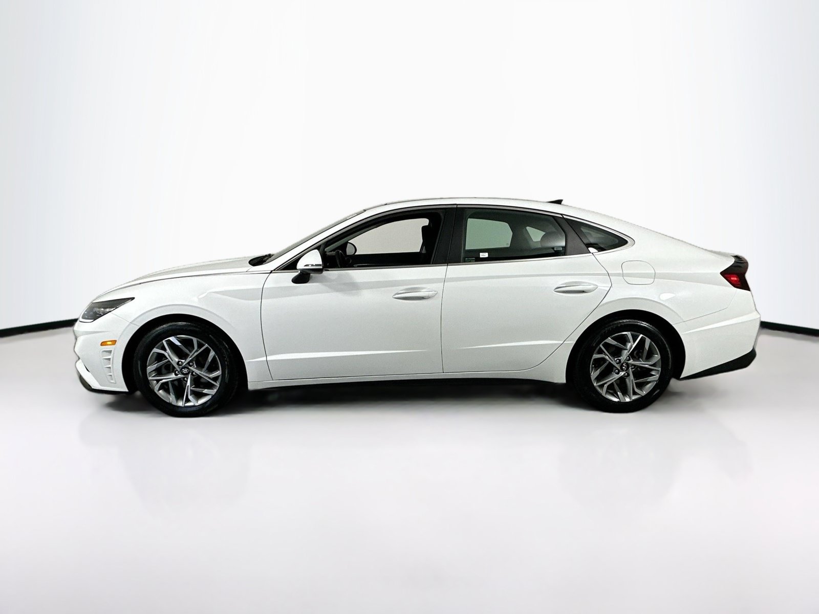 Used 2023 Hyundai Sonata SEL w/ Convenience Package FWD image 8