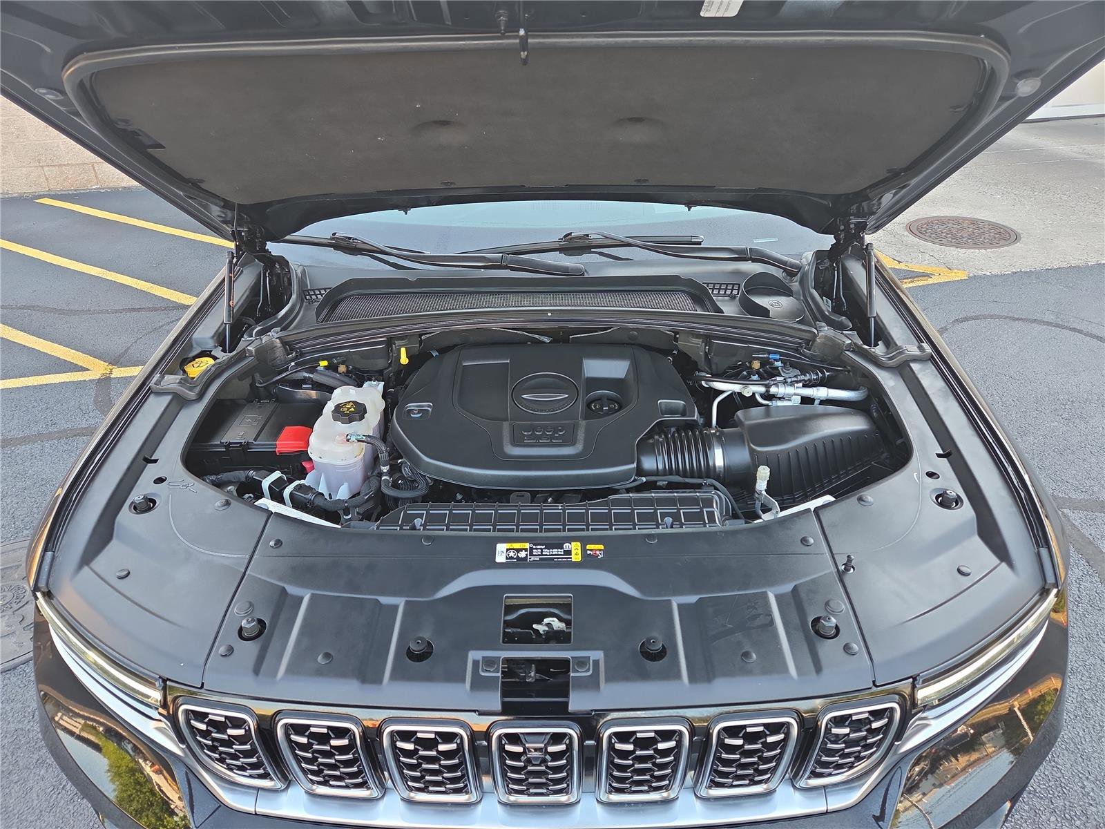 Used 2023 Jeep Grand Cherokee Summit w/ Adv Protech Group IV image 9