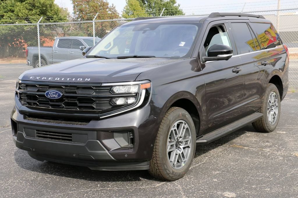 New 2025 Ford Expedition Active AWD/4WD image 2