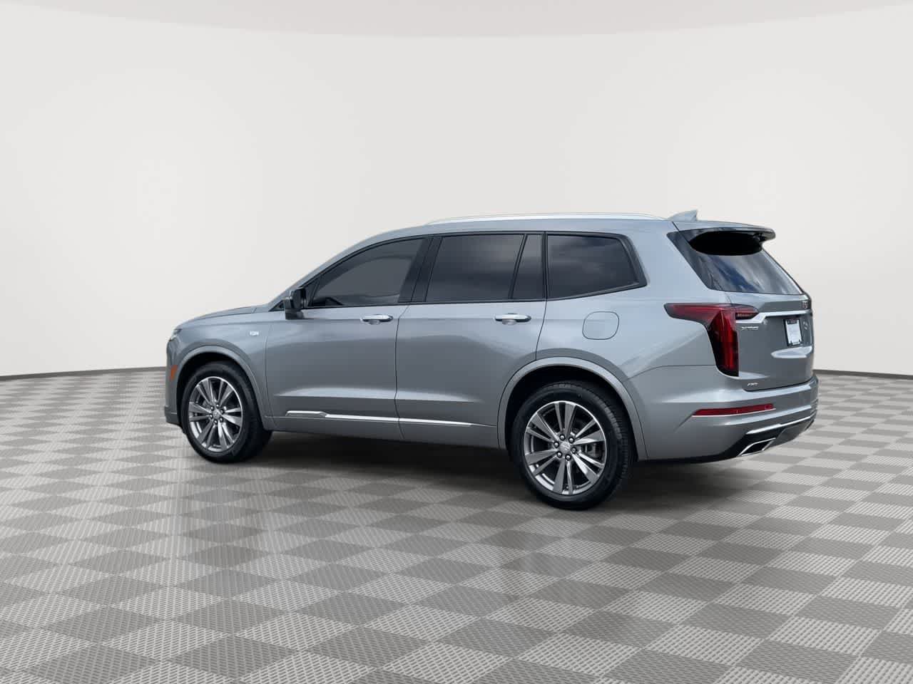 Certified 2025 Cadillac XT6 Premium Luxury AWD/4WD image 6