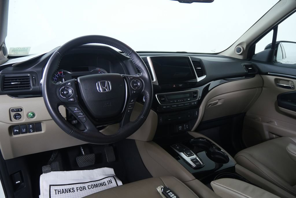 Used 2017 Honda Pilot Touring image 21