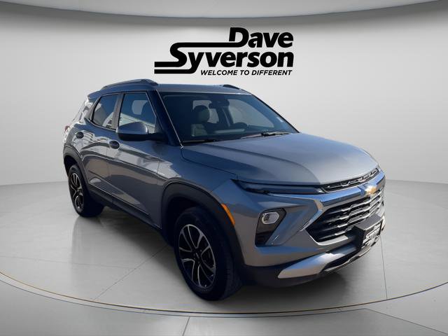 Used 2025 Chevrolet TrailBlazer LT AWD/4WD image 3