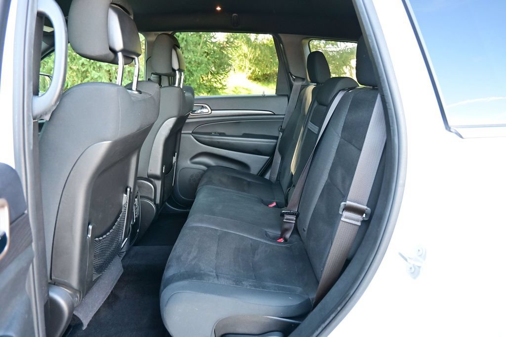 Used 2017 Jeep Grand Cherokee Laredo w/ Quick Order Package 23E AWD/4WD image 12