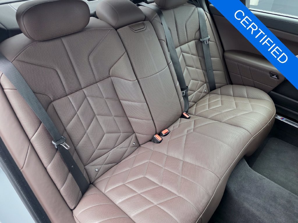 Certified 2023 BMW 760i xDrive AWD/4WD image 22