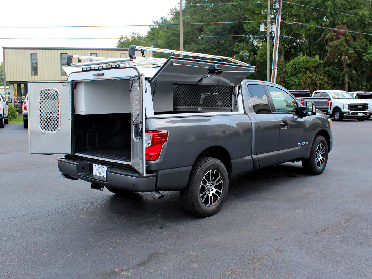 Used 2023 Nissan Titan SV w/ SV Utility Package image 14