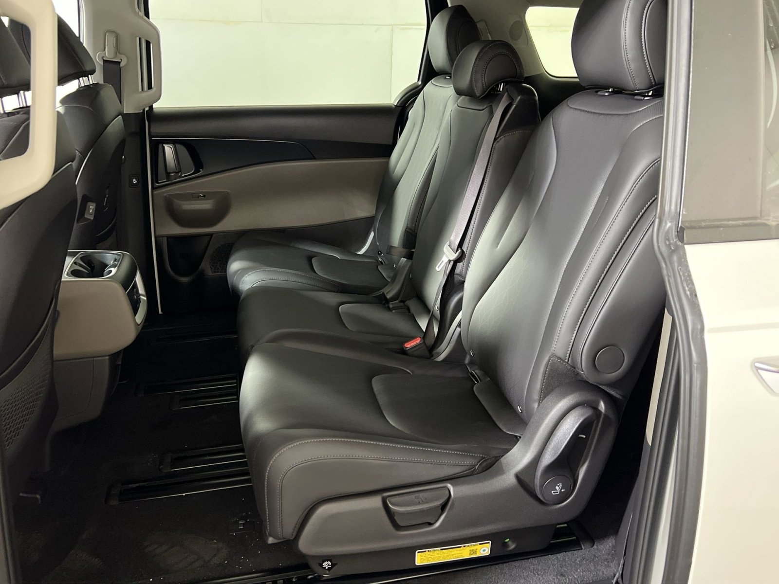 New 2026 Kia Carnival LXS image 23