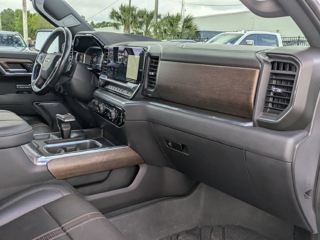 Used 2023 Chevrolet Silverado 1500 High Country w/ Technology Package AWD/4WD image 31