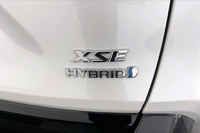 Used 2023 Toyota RAV4 XSE AWD/4WD image 7