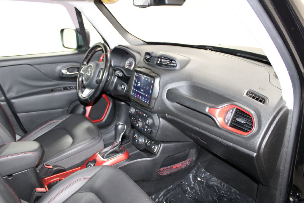 Used 2018 Jeep Renegade Trailhawk AWD/4WD image 26