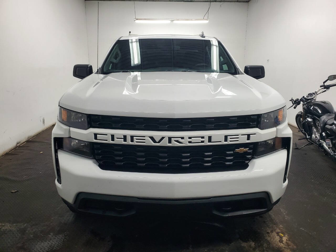 Used 2022 Chevrolet Silverado 1500 Custom image 2