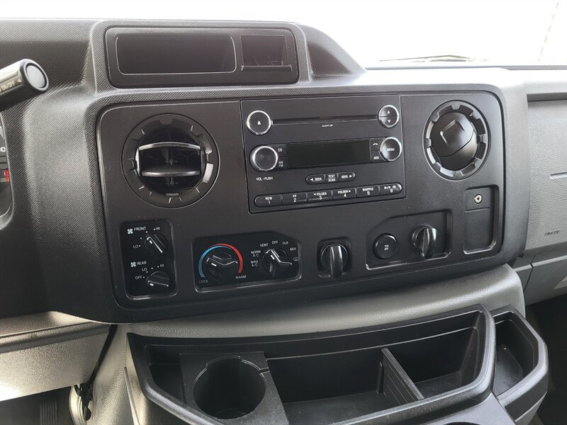 Used 2014 Ford E-350 and Econoline 350 XLT RWD image 21