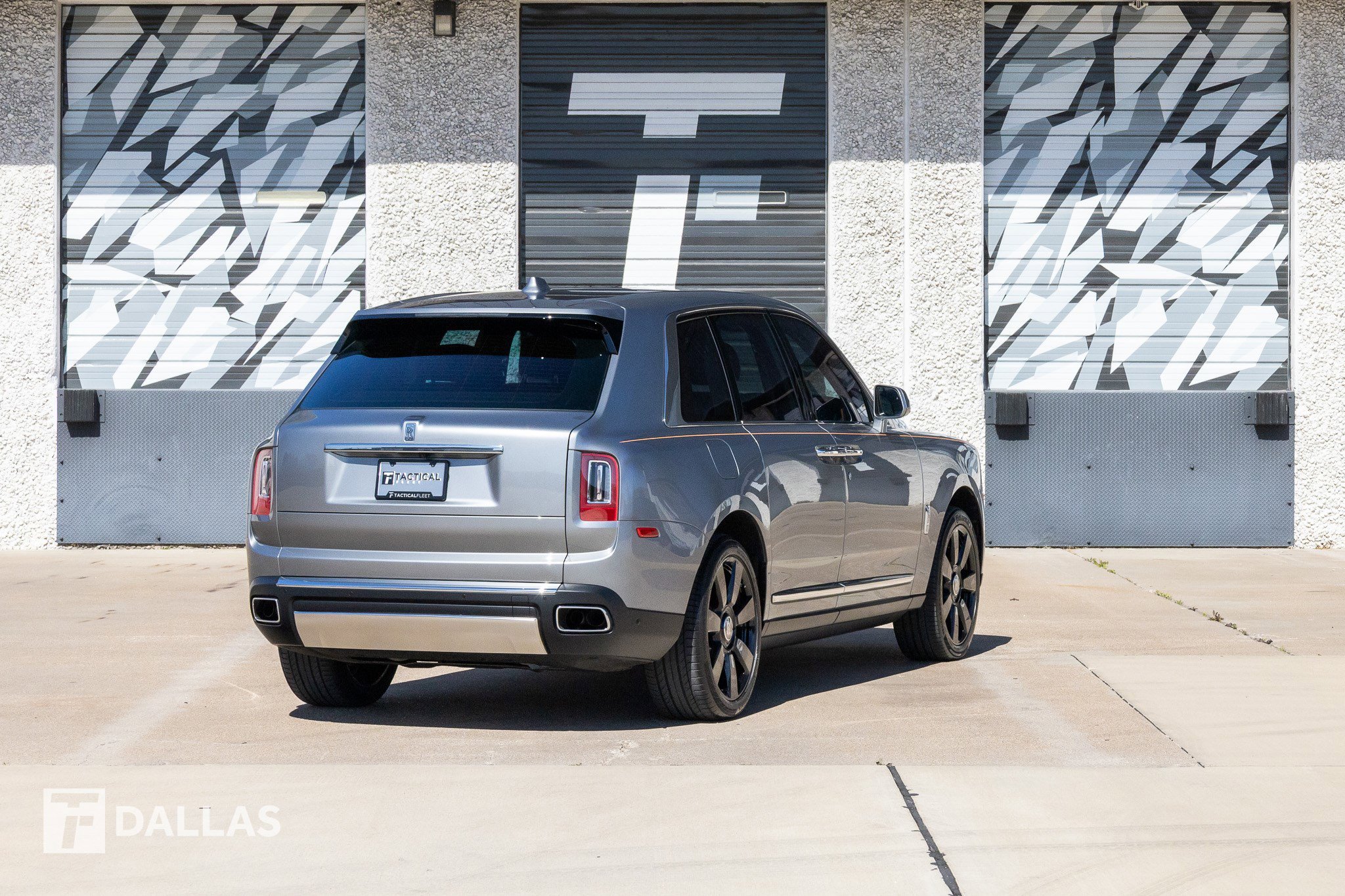 Used 2023 Rolls-Royce Cullinan w/ Cullinan Package image 15