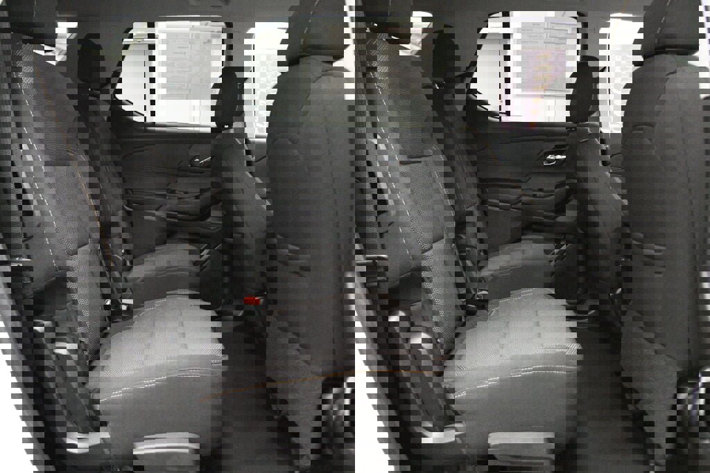 Used 2020 Chevrolet Traverse LT image 24