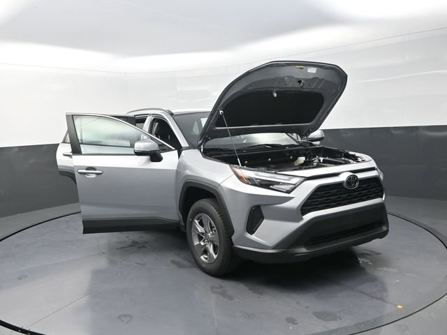 Used 2025 Toyota RAV4 XLE image 35