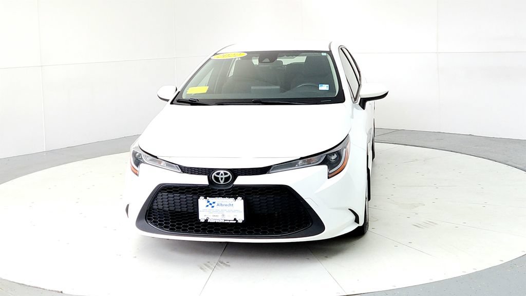Certified 2022 Toyota Corolla LE FWD image 2