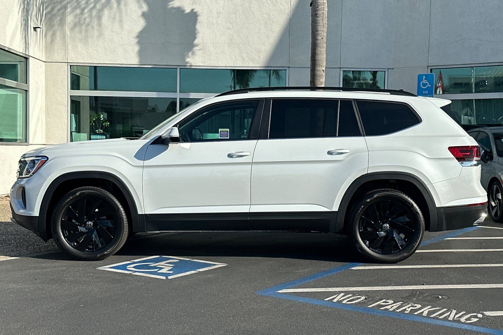 New 2026 Volkswagen Atlas SE image 7