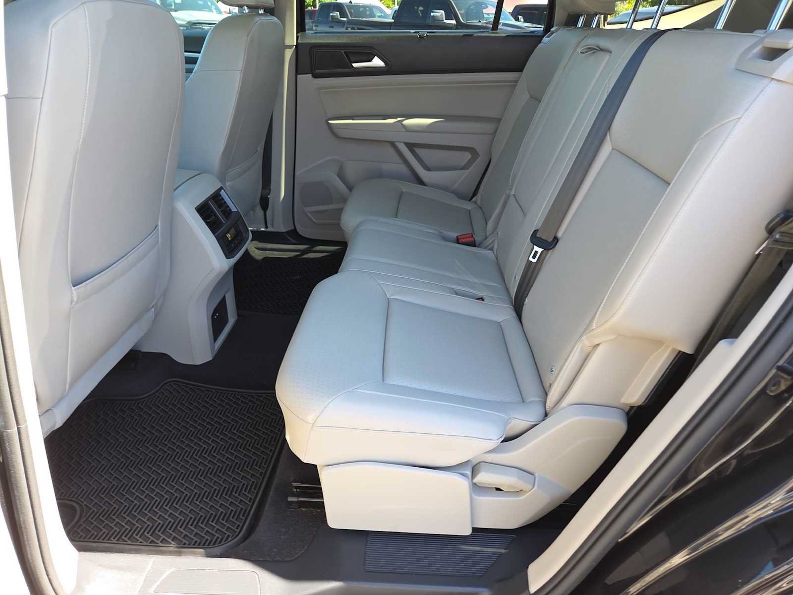Used 2021 Volkswagen Atlas SE w/ Panoramic Sunroof Package FWD image 21