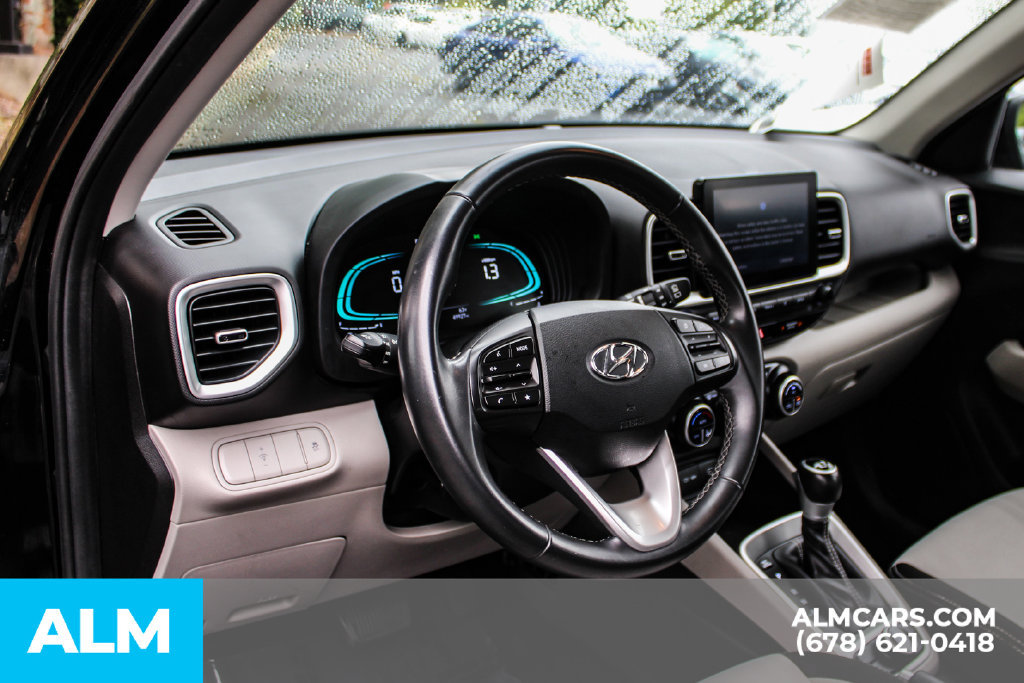 Used 2025 Hyundai Venue SEL FWD image 31