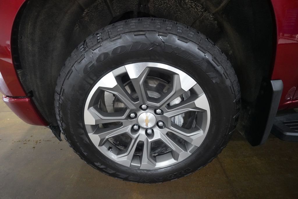 Certified 2023 Chevrolet Silverado 1500 High Country w/ Technology Package AWD/4WD image 25
