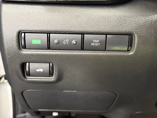 Used 2024 Nissan Sentra SV FWD image 28