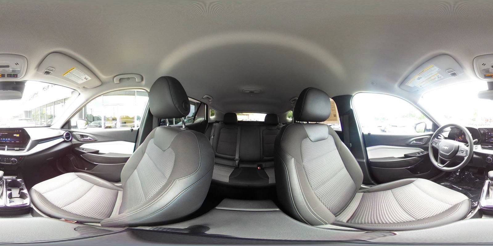 Used 2025 Chevrolet Trax LT FWD image 42