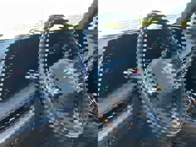 Used 2024 Cadillac XT4 Premium Luxury image 10