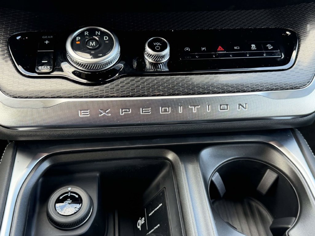New 2027 Ford Expedition Max Platinum w/ Stealth Performance Package AWD/4WD image 23