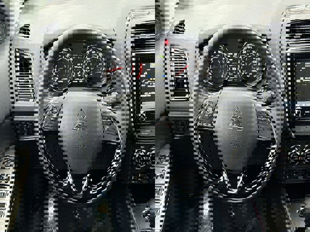 Used 2025 Mitsubishi Outlander Sport ES image 23