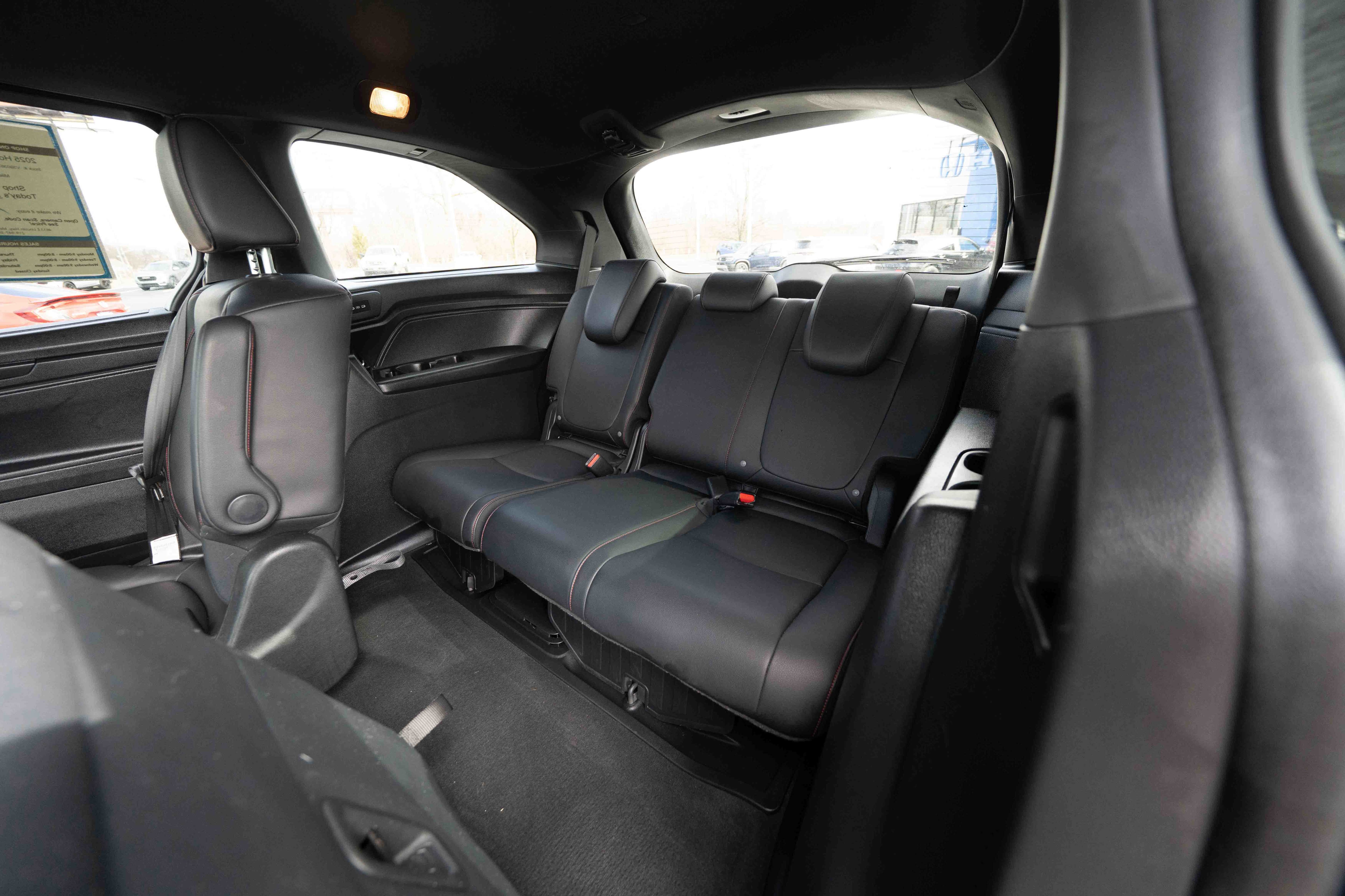 Used 2025 Honda Odyssey Sport-L image 24