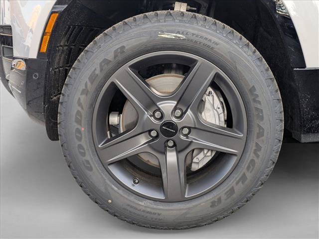 New 2026 Land Rover Defender 110 X-Dynamic SE AWD/4WD image 10