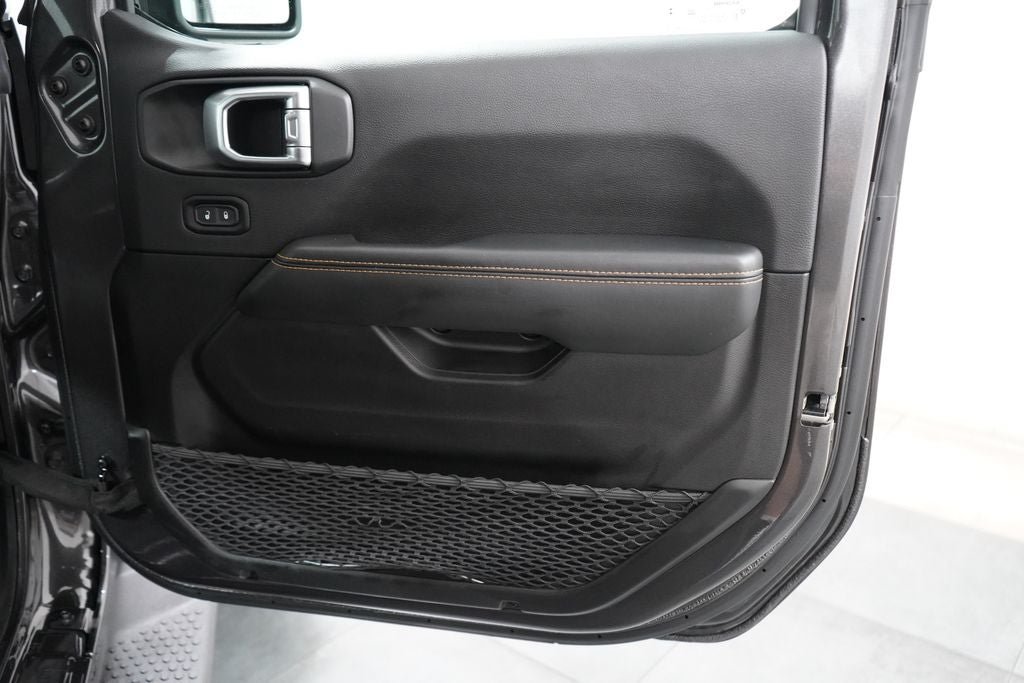 Used 2025 Jeep Wrangler Unlimited Sahara AWD/4WD image 20