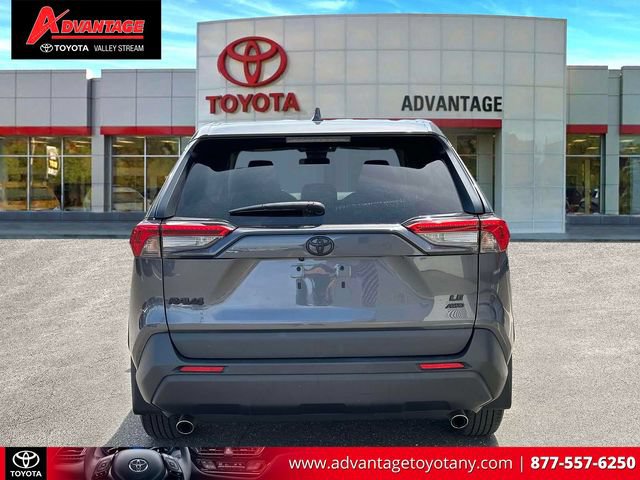 Used 2023 Toyota RAV4 LE AWD/4WD image 8