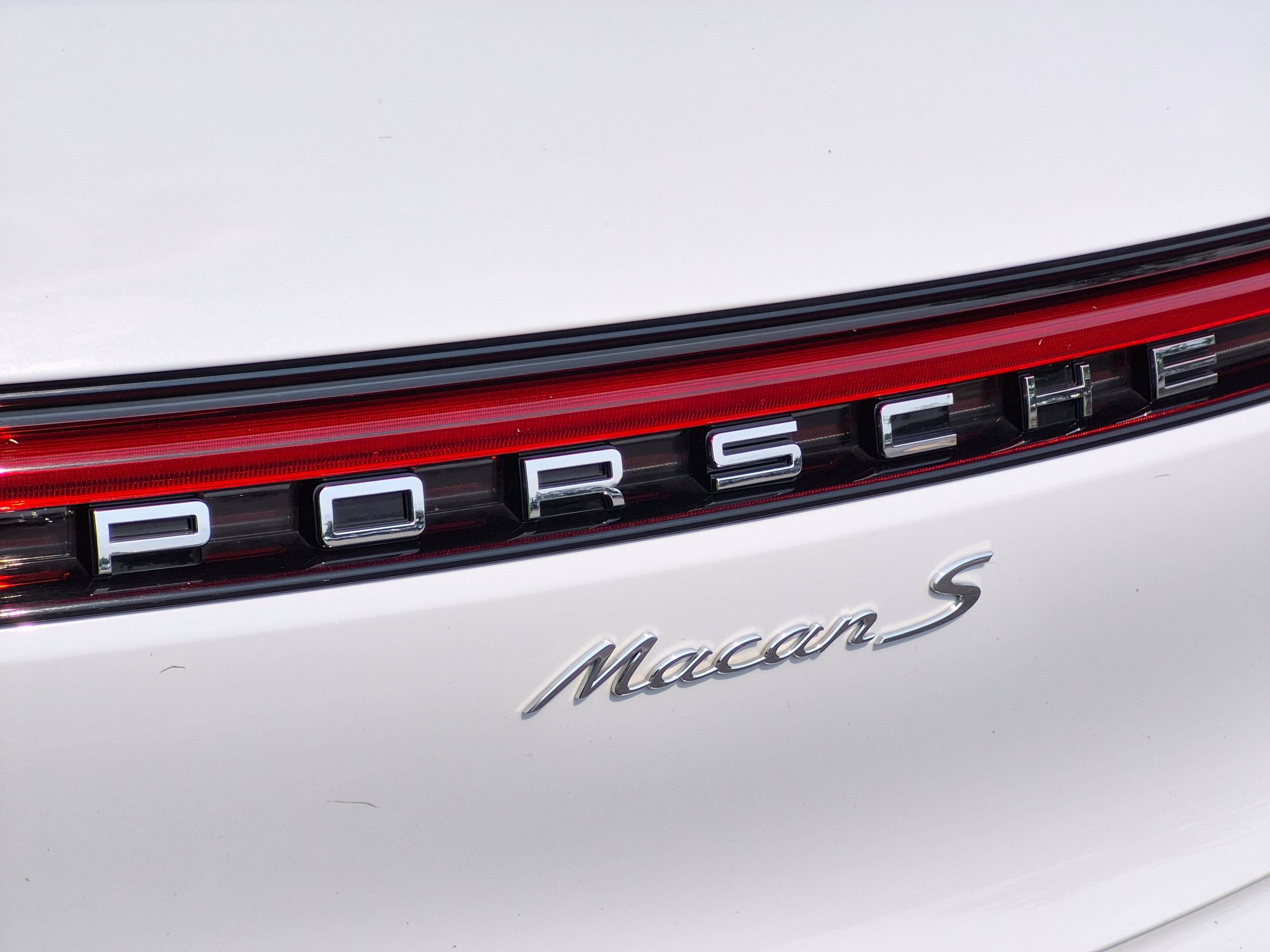 Certified 2025 Porsche Macan S AWD/4WD image 29