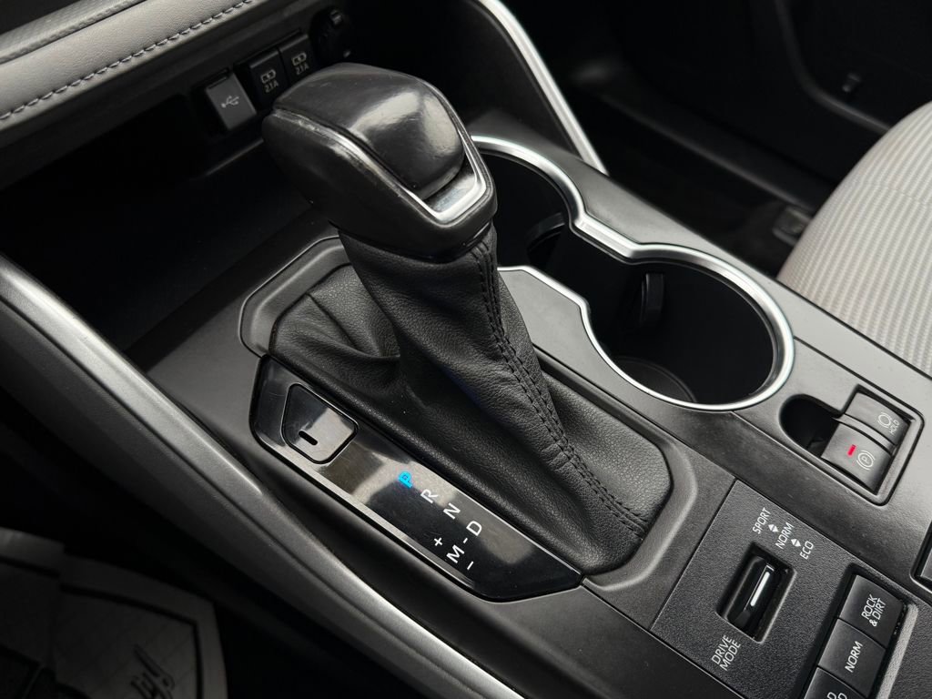 Used 2021 Toyota Highlander LE image 13