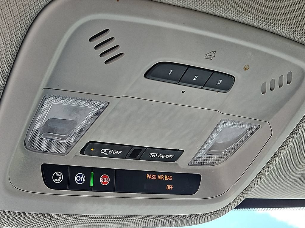 Certified 2019 Chevrolet Traverse Premier w/ LPO, Blackout Package FWD image 28