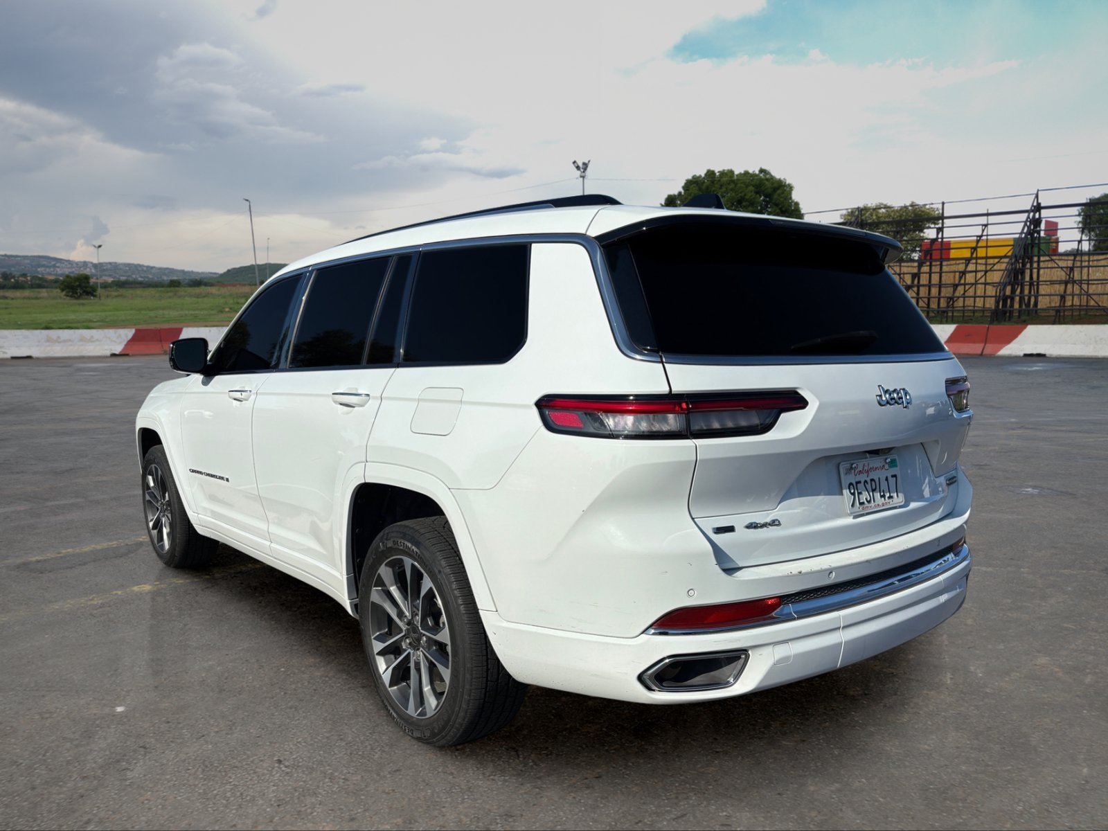 Used 2023 Jeep Grand Cherokee L Overland AWD/4WD image 4