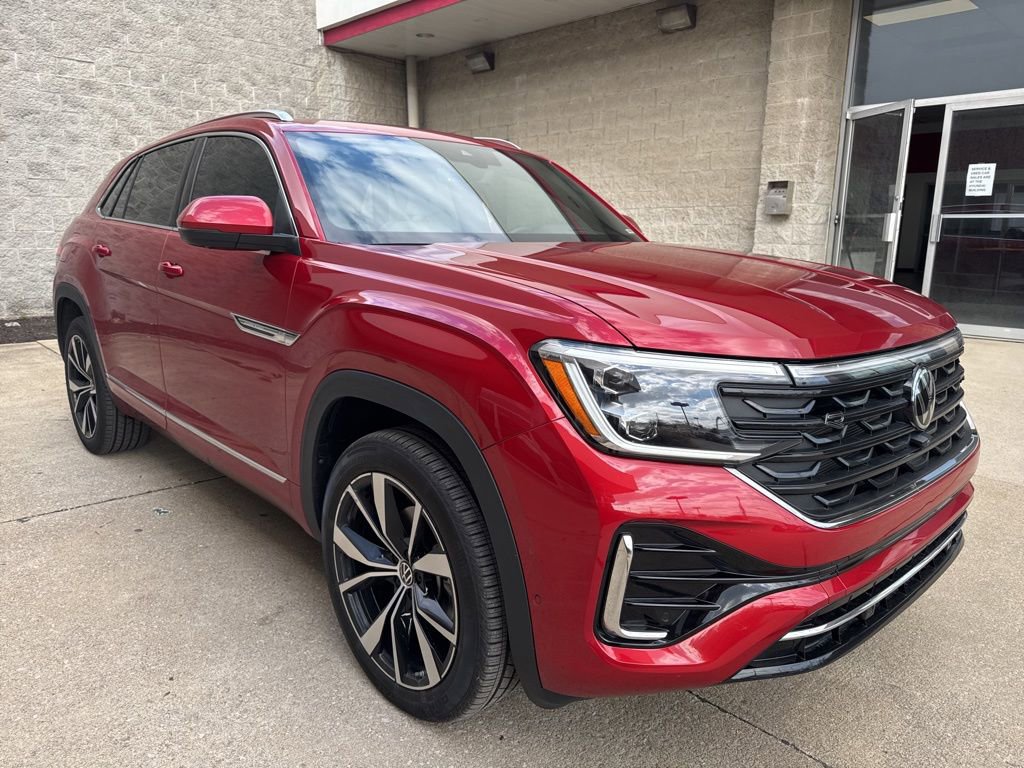 Used 2024 Volkswagen Atlas Cross Sport SEL Premium R-Line image 2