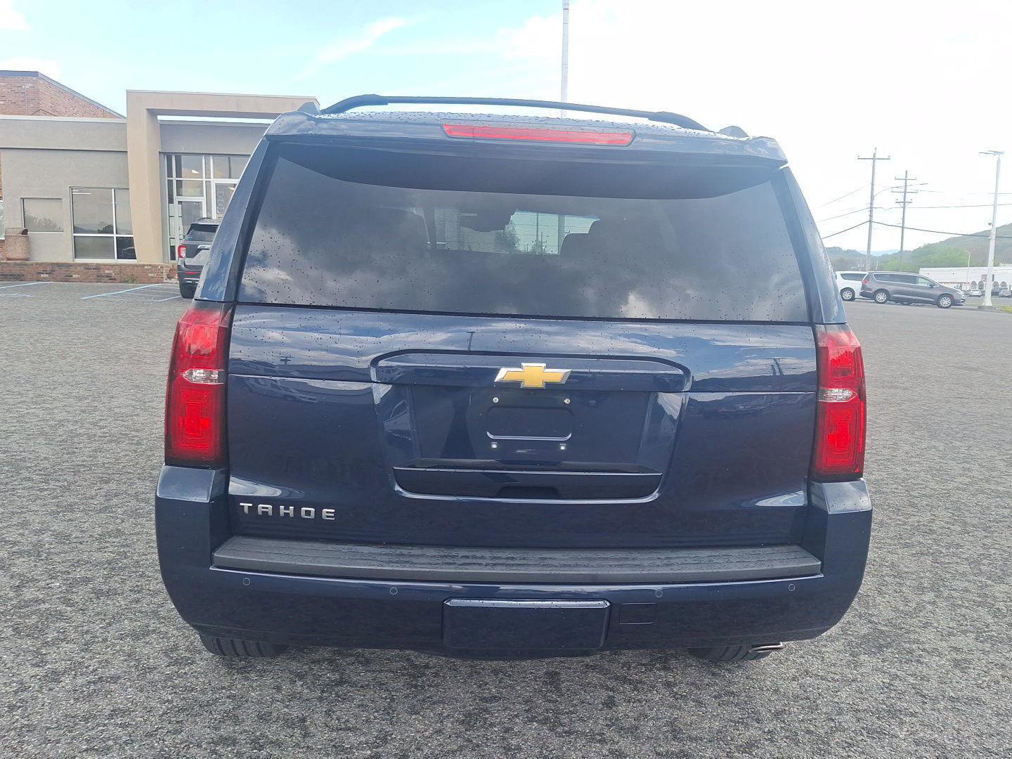 Used 2019 Chevrolet Tahoe LT w/ LT Signature Package AWD/4WD image 4