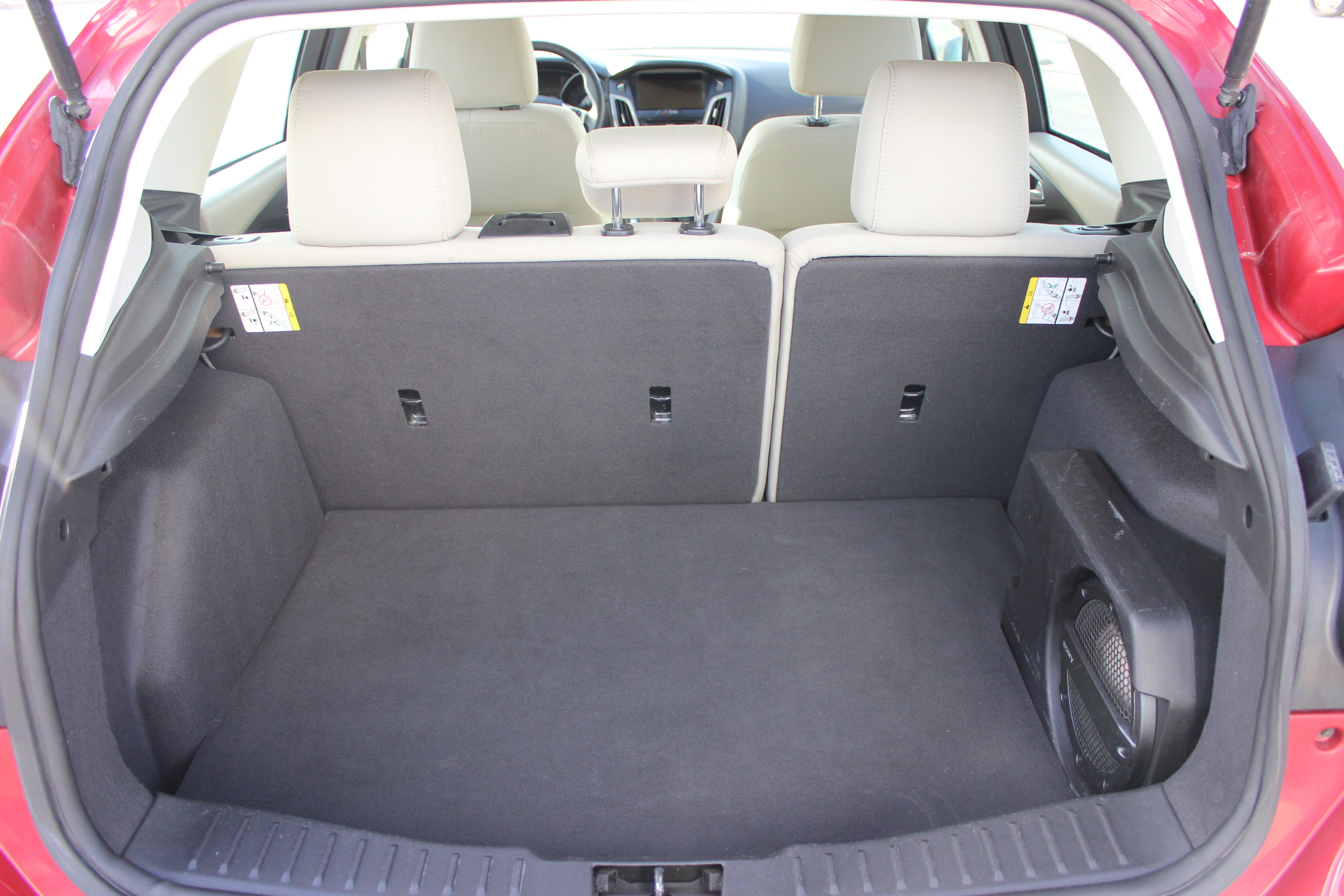 Used 2012 Ford Focus SEL image 25