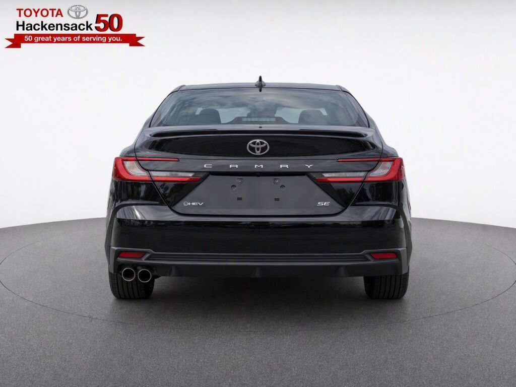 Used 2025 Toyota Camry SE FWD image 7