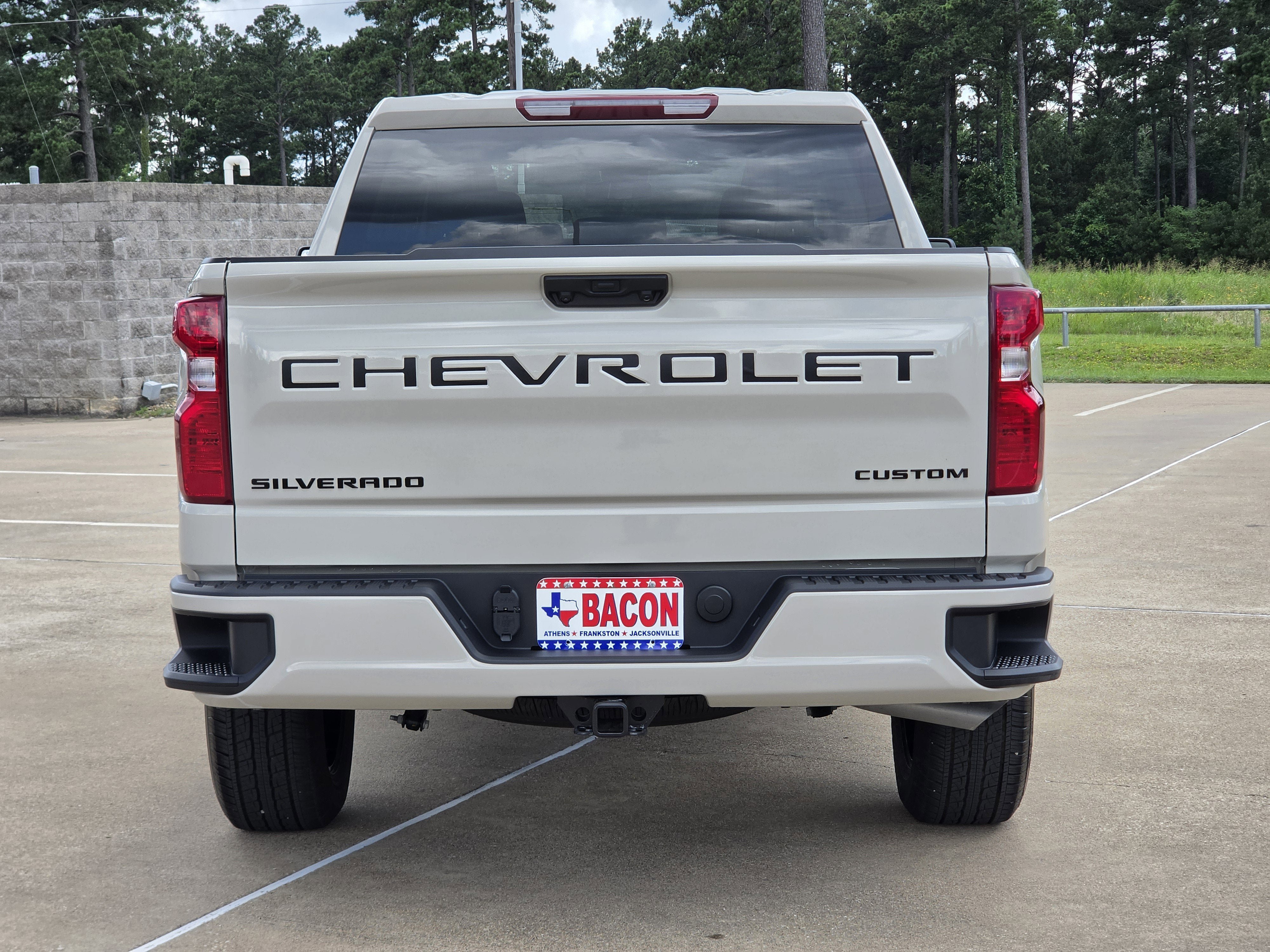New 2026 Chevrolet Silverado 1500 Custom w/ LPO, Dark Essentials Package RWD image 4