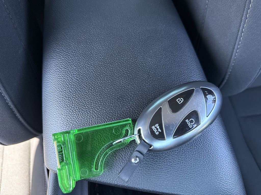 Used 2024 Hyundai Elantra SEL w/ Convenience Package image 26