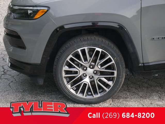 Certified 2022 Jeep Compass Limited w/ Elite Group AWD/4WD image 45