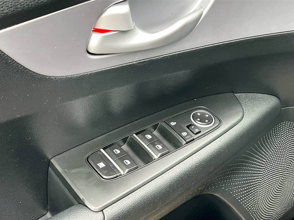 Used 2024 Kia Forte LXS w/ LXS Technology Package image 17