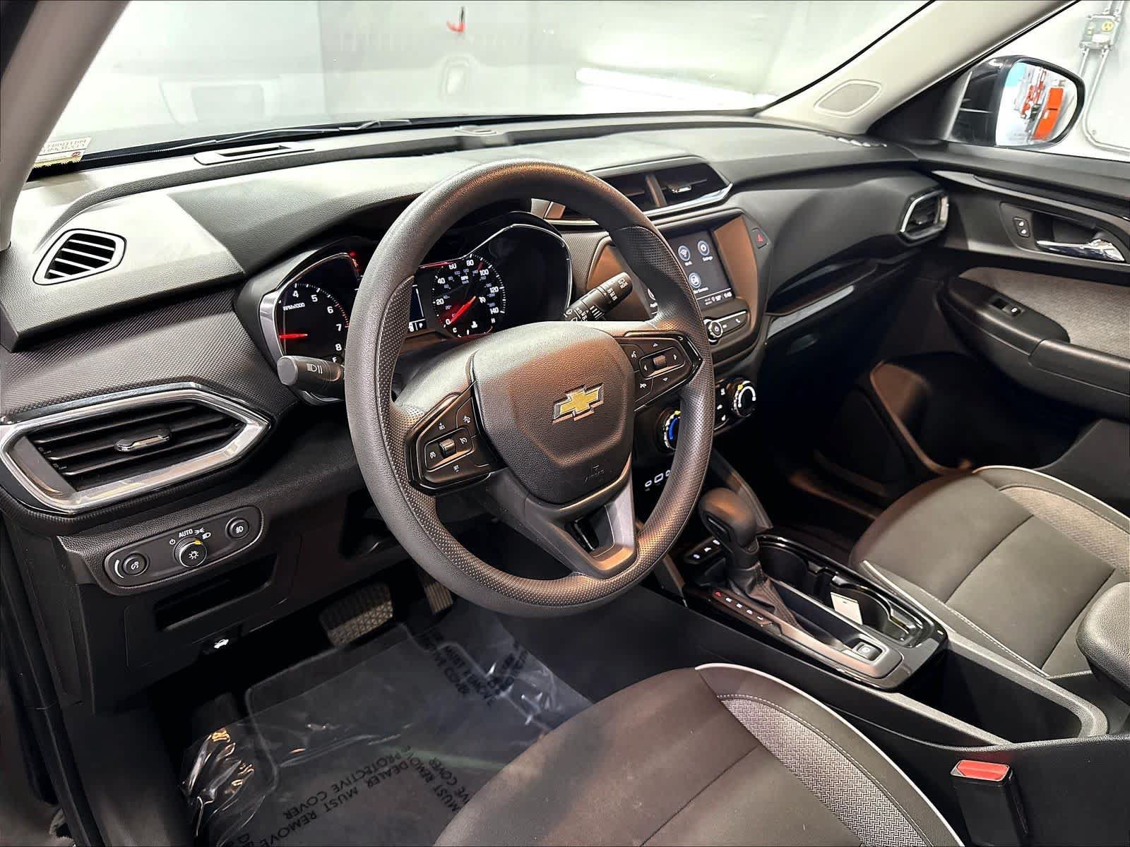 Used 2023 Chevrolet TrailBlazer LT FWD image 15