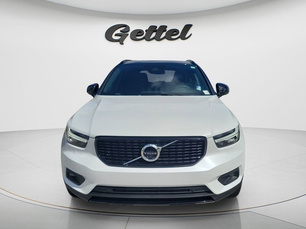Used 2021 Volvo XC40 T5 R-Design w/ Advanced Package image 2